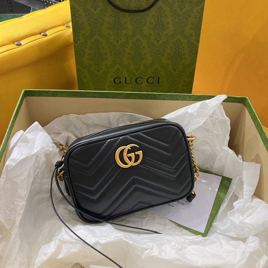 GG MINI 18 MARMONT MATELASSÉ BLACK CALFSKIN WITH GOLDEN LOGO