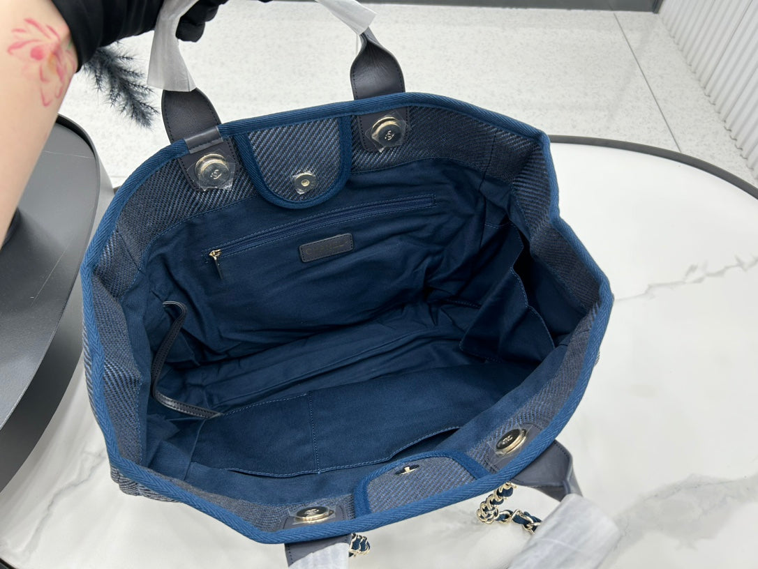 CC DEAUVILLE LARGE 38 TOTE BAG IN COBALT BLUE CANVAS