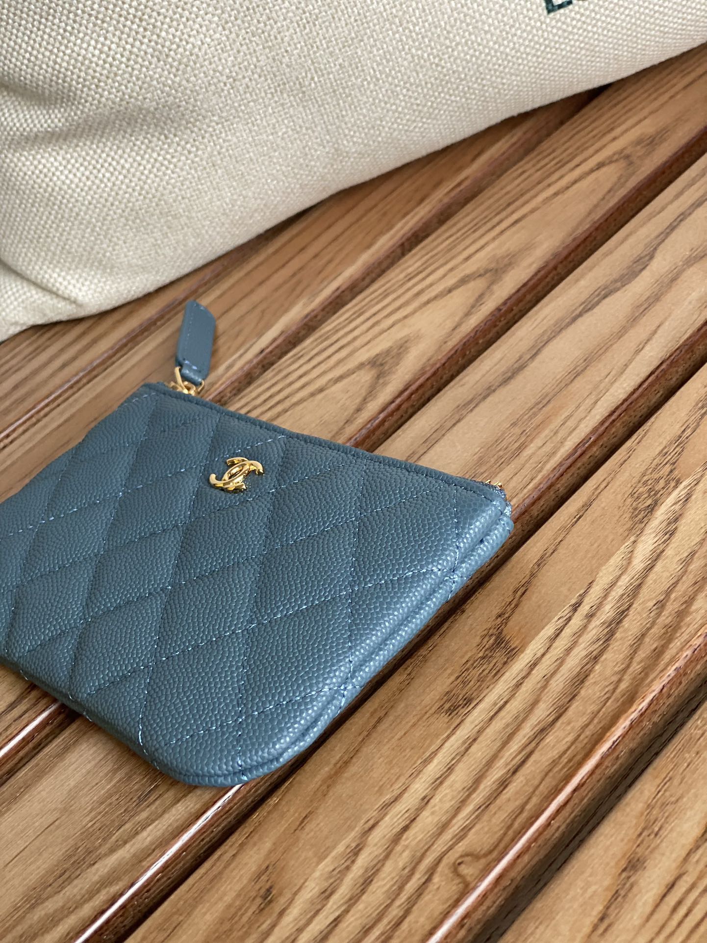 CC CLASSIC SMALL 15 ZIPPED POUCH IN TEAL GREEN GRAINED CALFSKIN