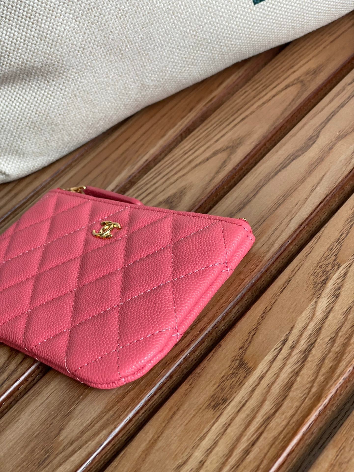 CC CLASSIC SMALL 15 ZIPPED POUCH IN BLUSH RED GRAINED CALFSKIN