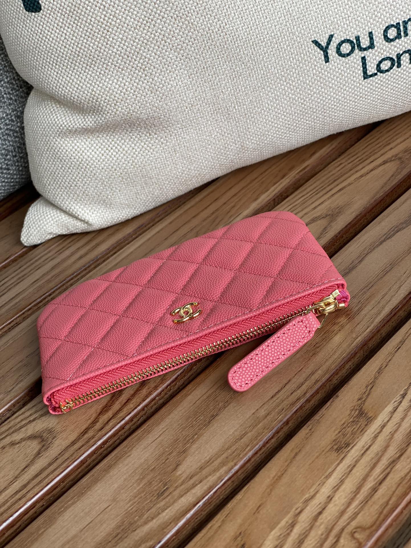 CC CLASSIC SMALL 15 ZIPPED POUCH IN BLUSH RED GRAINED CALFSKIN