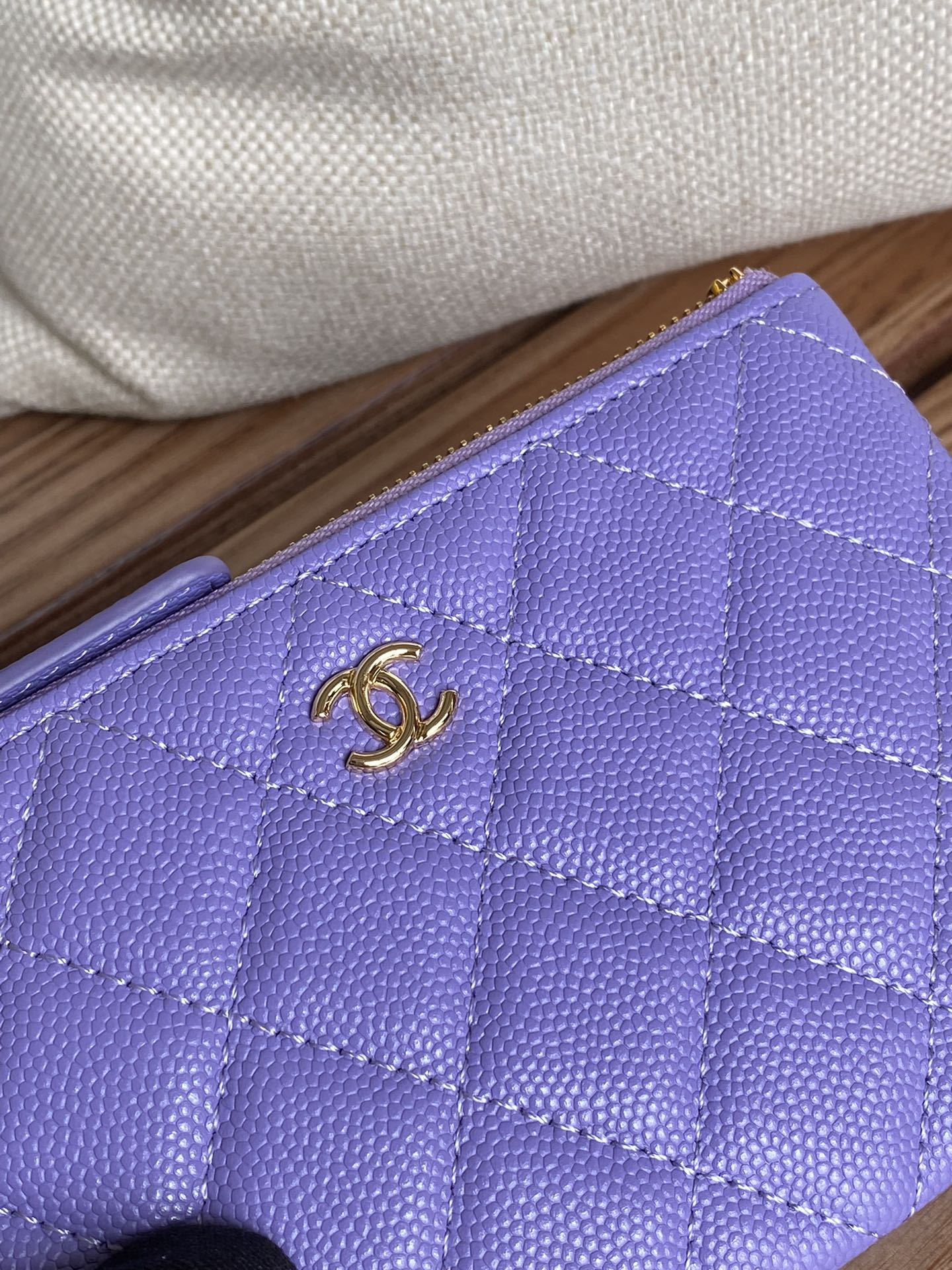 CC CLASSIC SMALL 15 ZIPPED POUCH IN AMETHYST PURPLE GRAINED CALFSKIN