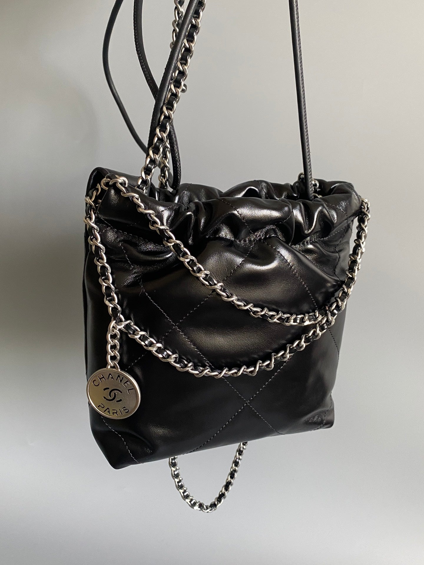 CC HOBO MINI 20CM BLACK LAMBSKIN SHW