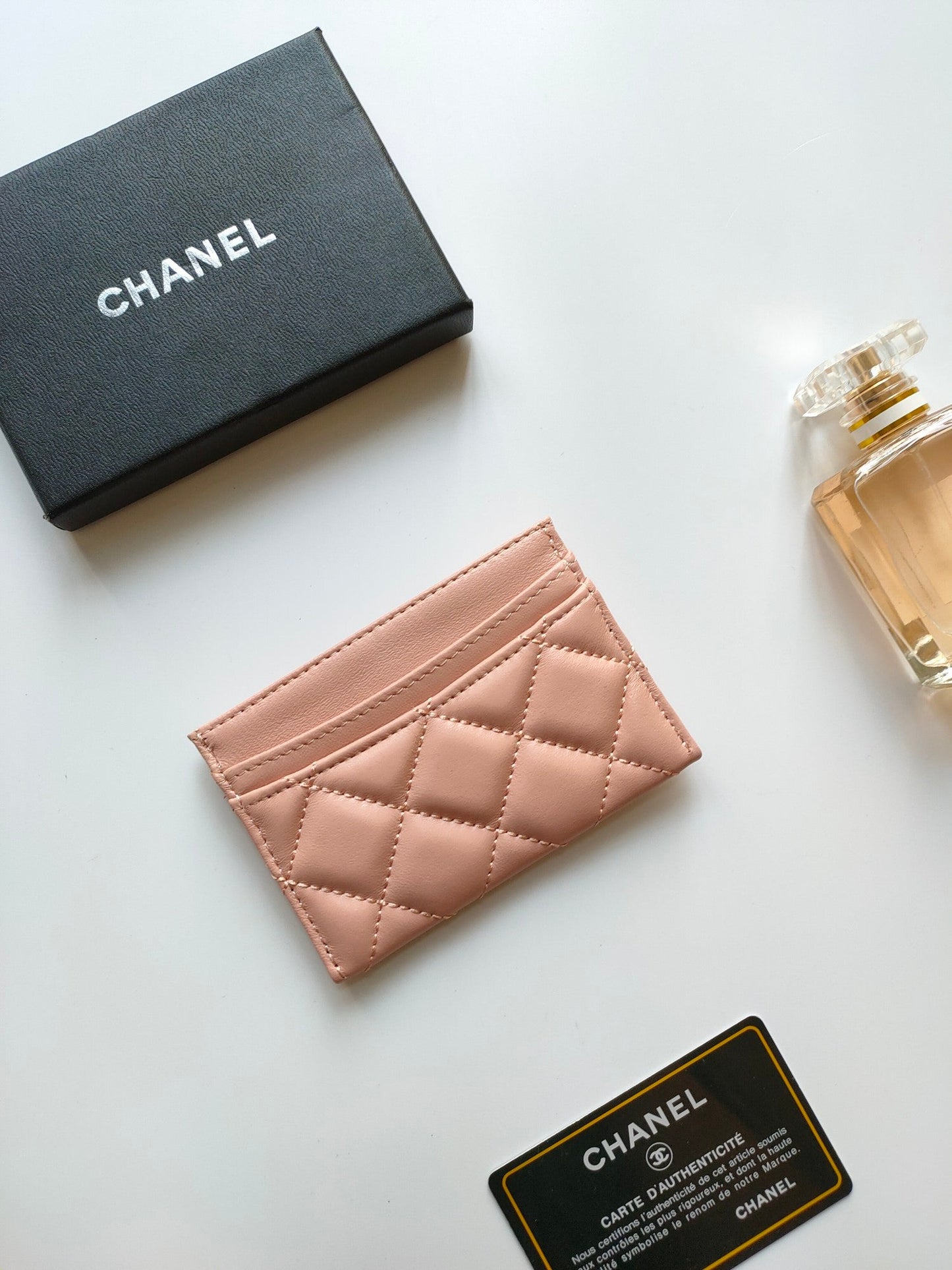 CC CARD HOLDER 11.2 PALE PINK CALFSKIN GOLD ICON