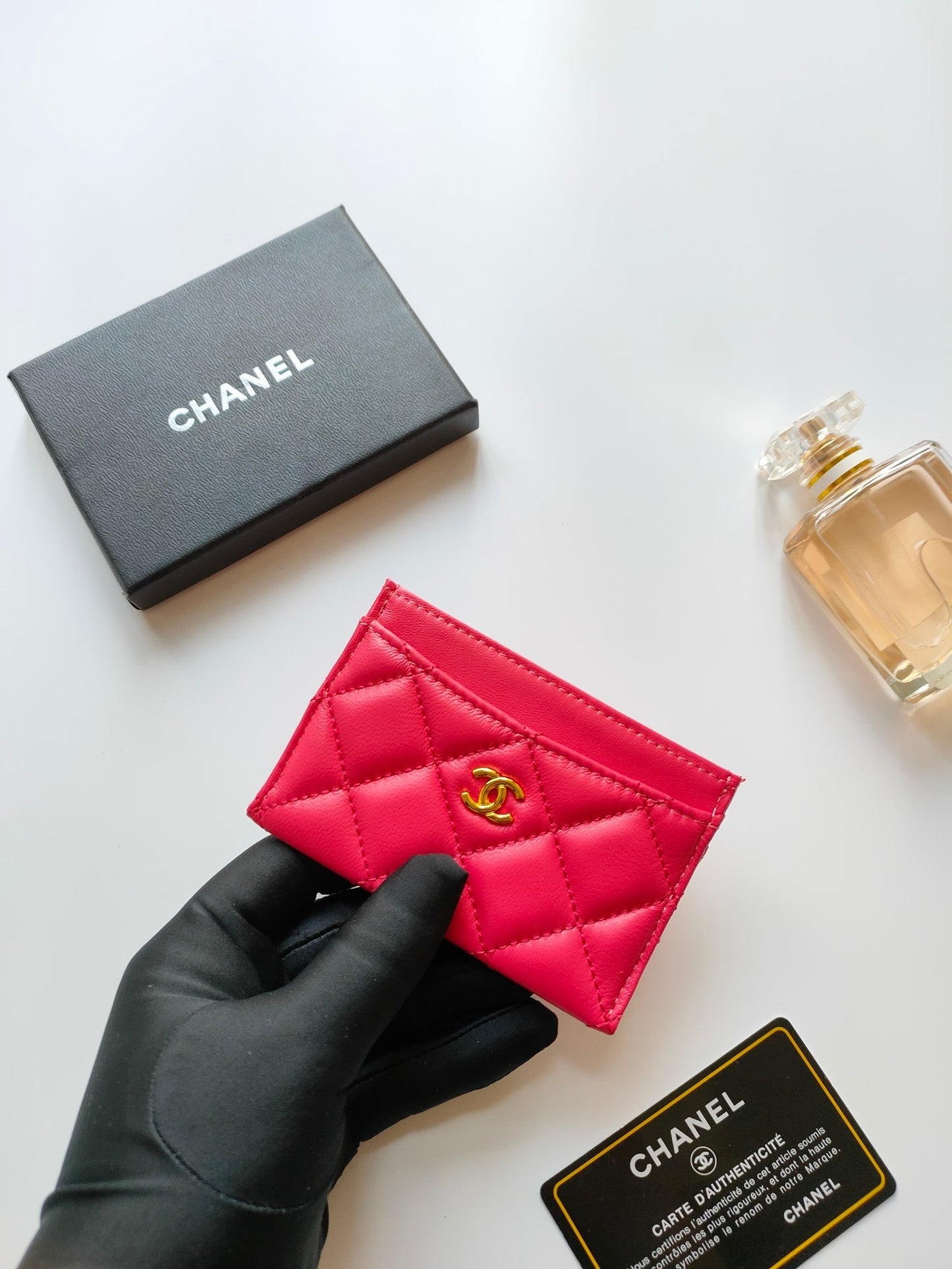 CC CARD HOLDER 11.2 RED PINK CALFSKIN GOLD ICON