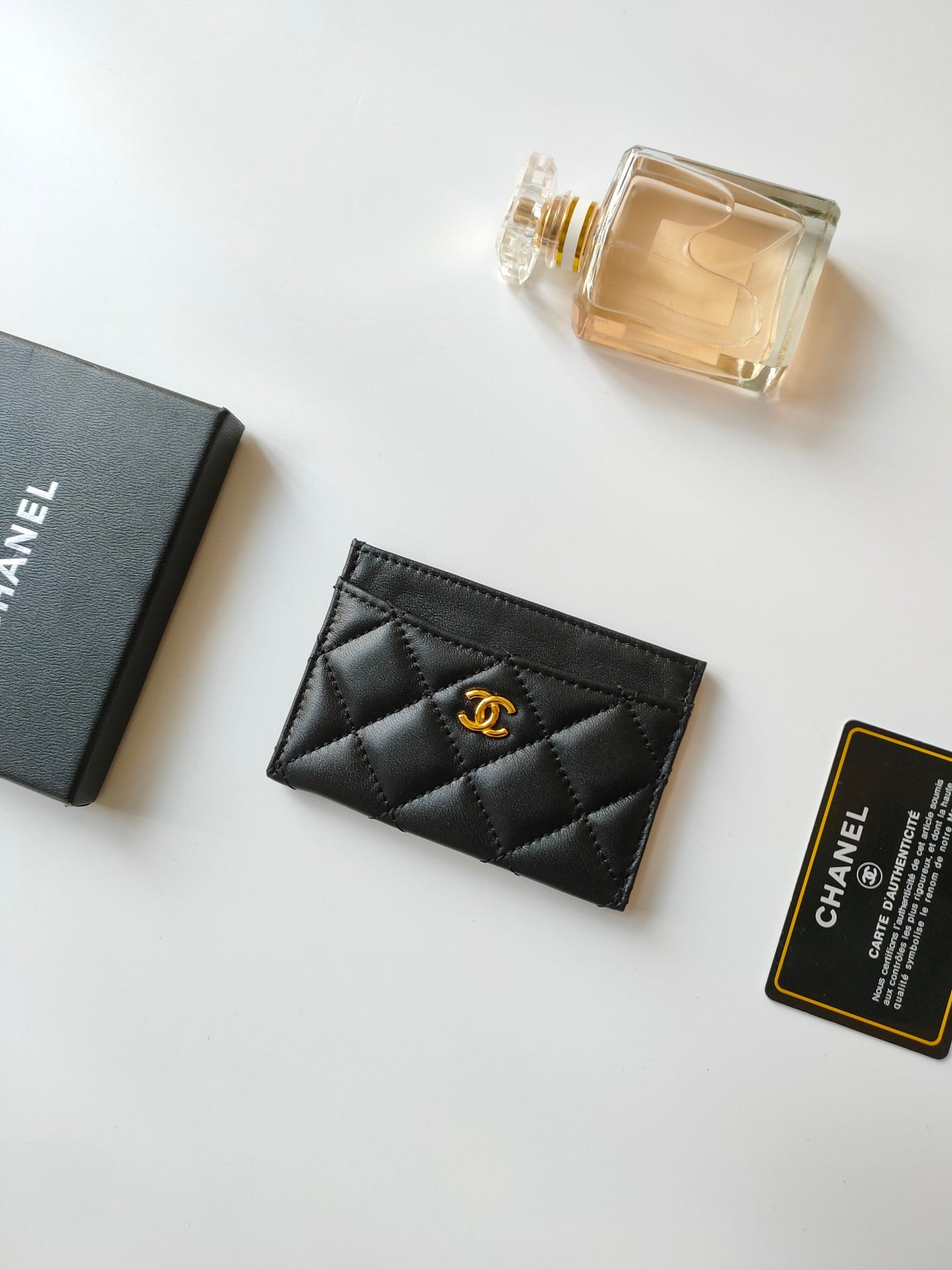 CC CARD HOLDER 11.2 BLACK CALFSKIN GOLD ICON