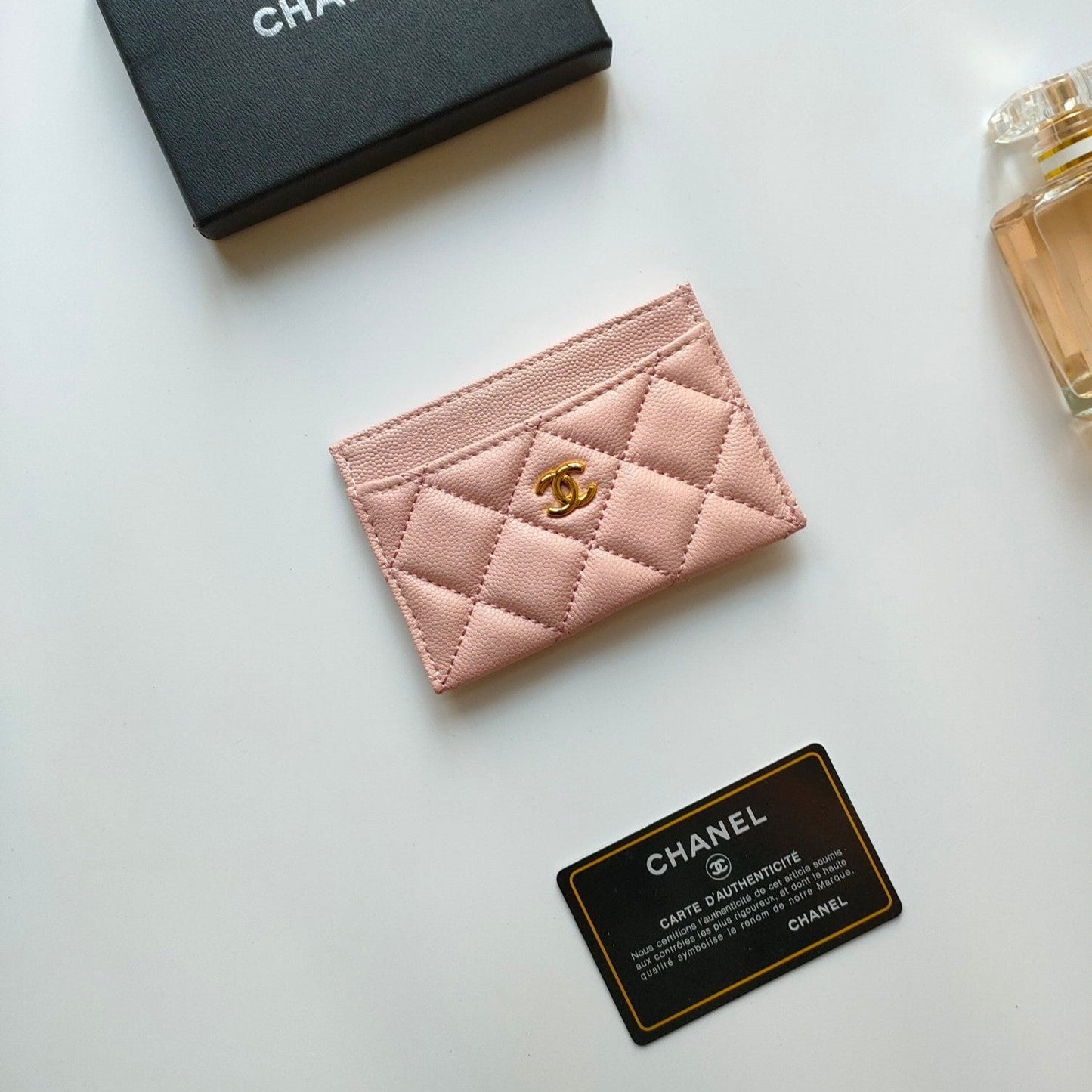 CC CARD HOLDER 11.2 PALE PINK GRAINED CALFSKIN GOLD ICON