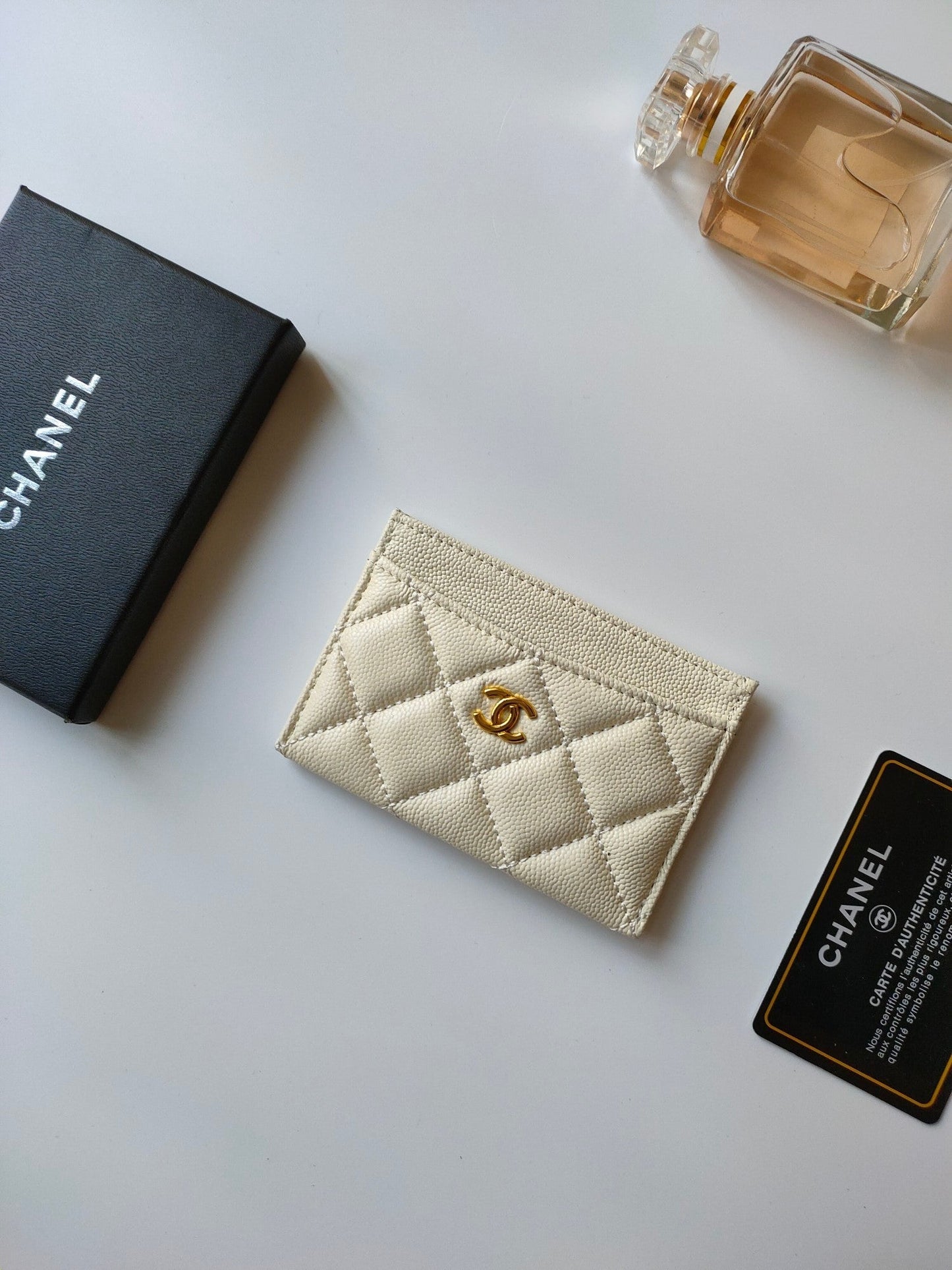 CC CARD HOLDER 11.2 CREAM GRAINED CALFSKIN GOLD ICON