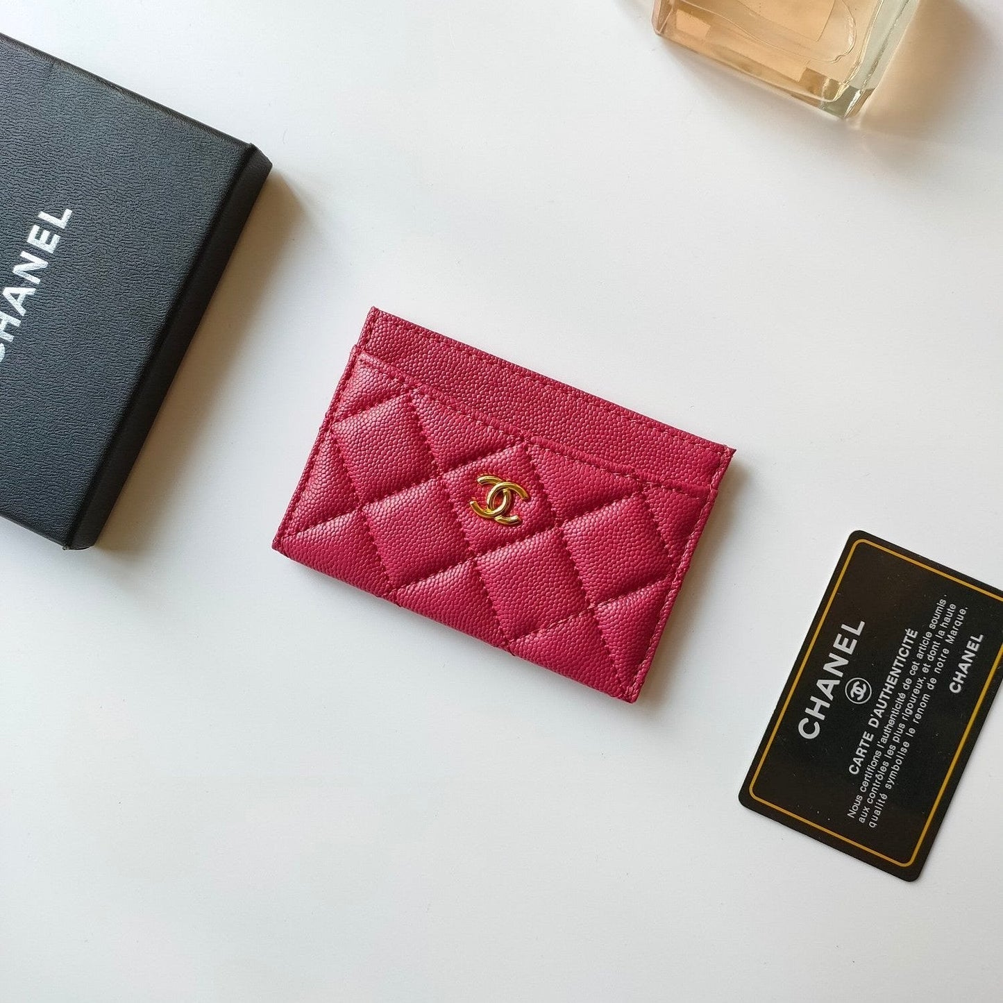 CC CARD HOLDER 11.2 RED PINK GRAINED CALFSKIN GOLD ICON