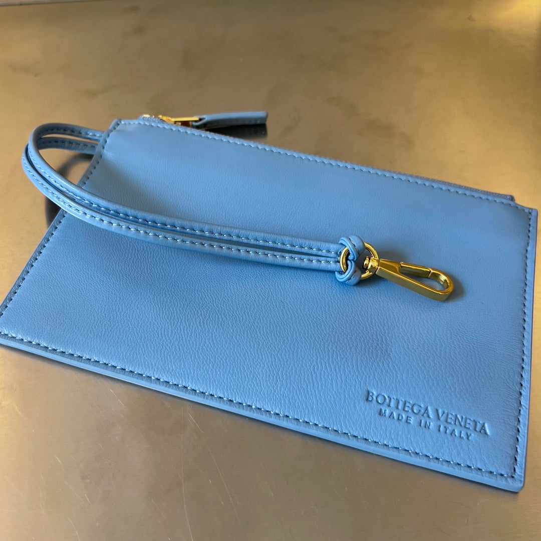 MINI CABAT 20 IN SKY BLUE LAMBSKIN