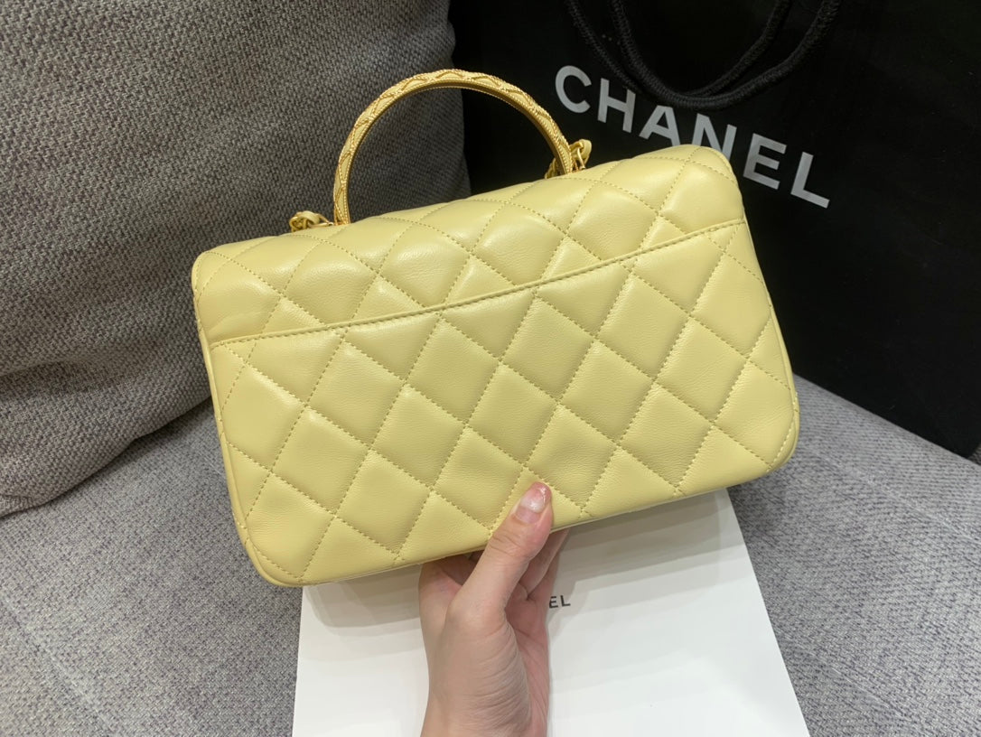 SMALL FLAP BAG 24CM TOP HANDLE LIME LAMBSKIN GOLD HARDWARE