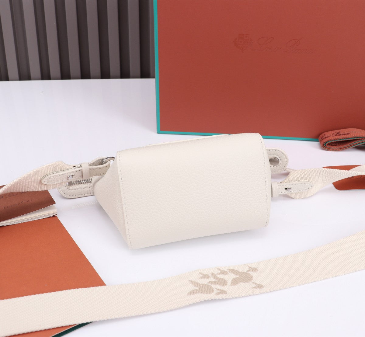 NANO SMILE BAG 18 IN WHITE CALFSKIN