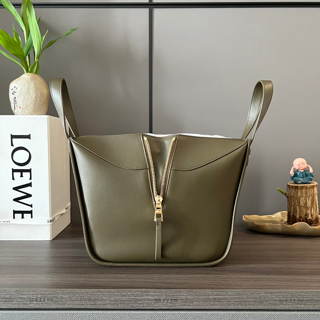 LOE 20 HAMMOCK COMPACT BAG IN ARMY GREEN CALFSKIN