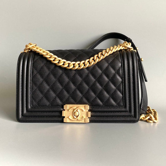 CC MEDIUM 25 BOY BAG IN BLACK LAMBSKIN GOLD HARDWARE