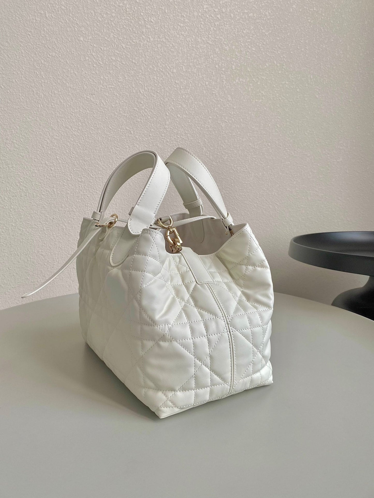 TOUJOURS 28 BAG IN WHITE LAMBSKIN