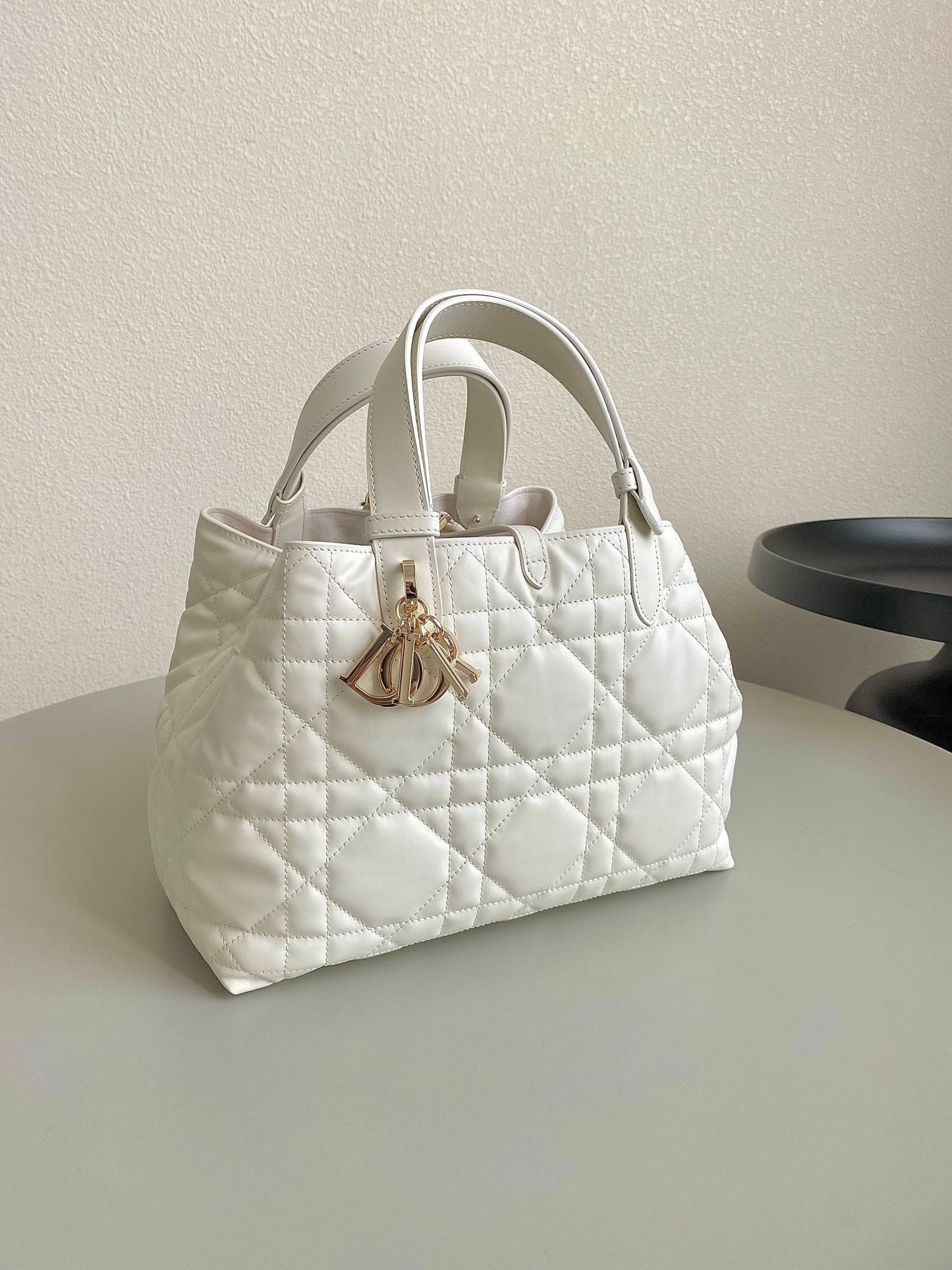 TOUJOURS 28 BAG IN WHITE LAMBSKIN