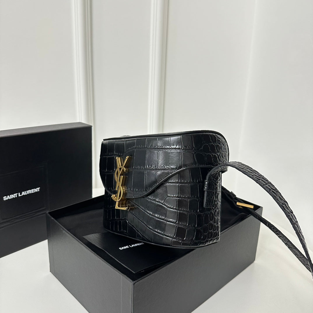 JUNE 19 BLACK CROCODILE LAMBSKIN WITH GOLD LOGO BOX BAG