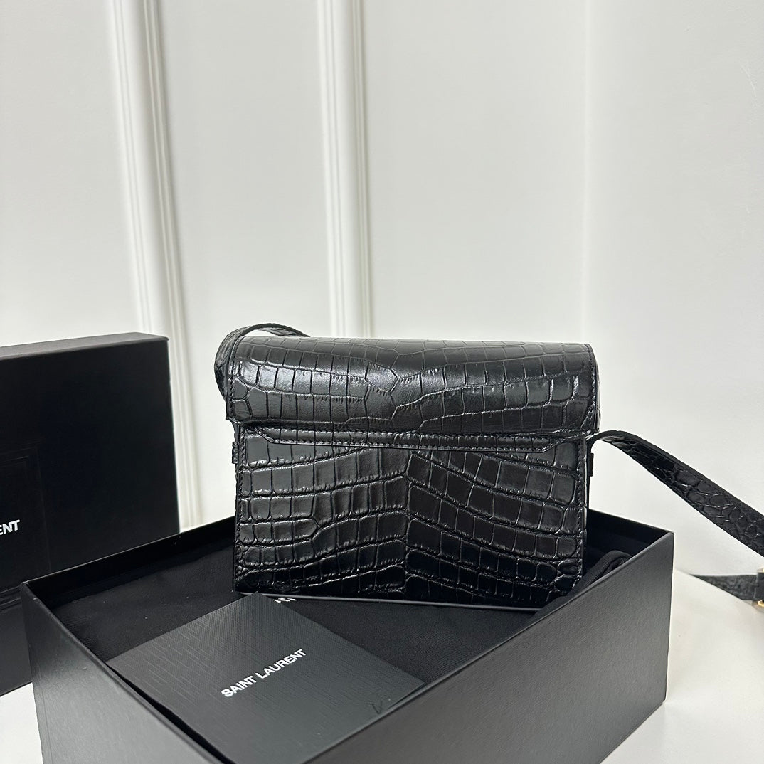 JUNE 19 BLACK CROCODILE LAMBSKIN WITH GOLD LOGO BOX BAG