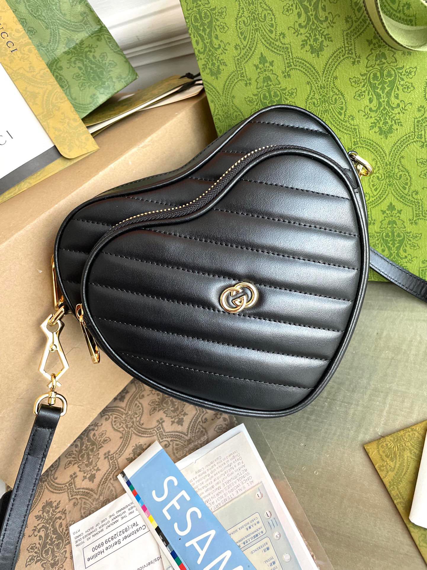 MARMONT HEART BAG 20 IN BLACK CALFSKIN GOLD HARDWARE