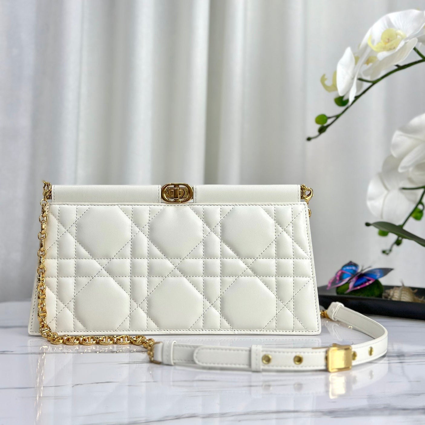 CHAIN CLUTCH 27 BAG IN WHITE LAMBSKIN