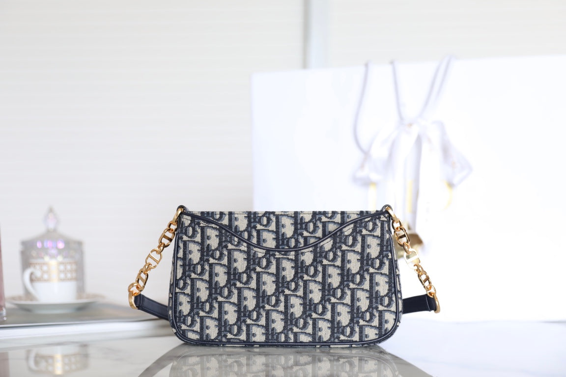 MINI 21 CHAIN HANDBAG BLACK OBLIQUE JACQUARD