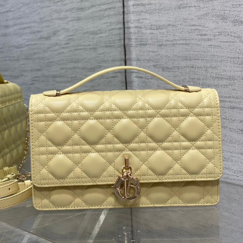 MINI BAG 24 IN LIGHT YELLOW PATENT CANNAGE CALFSKIN