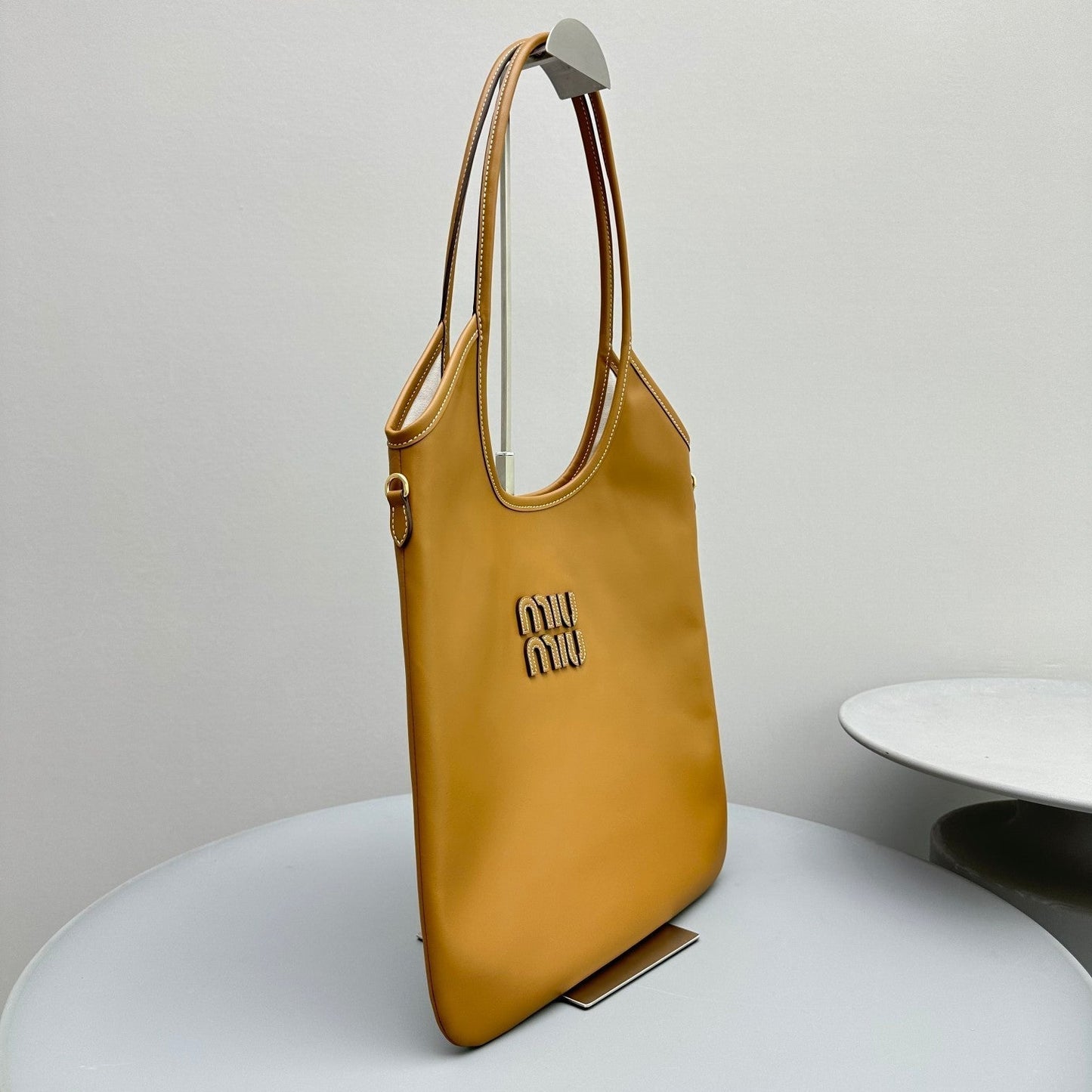 HOBO 40 TOTE IN GOLDENROD YELLOW CALFSKIN