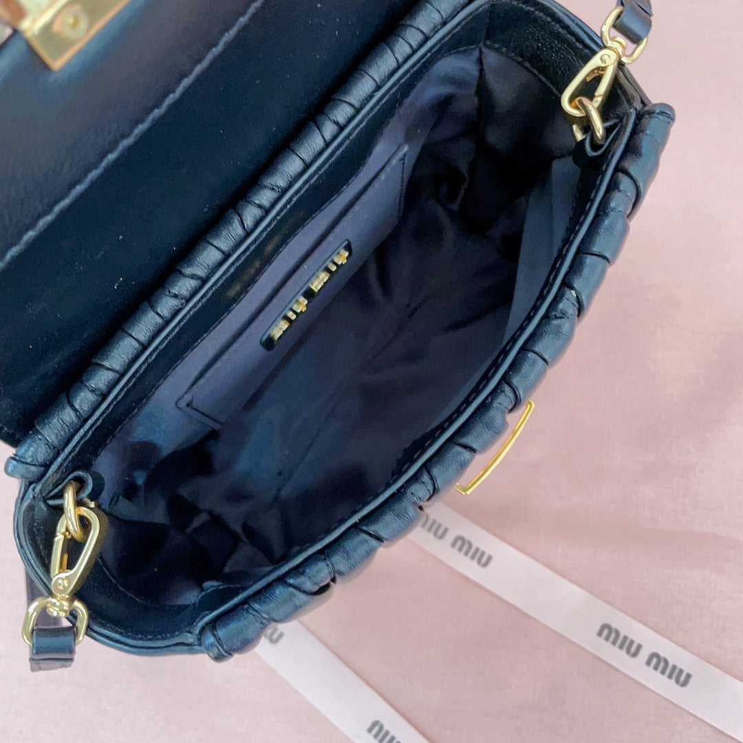 MATELASSÉ BAG 17 IN BLACK LAMBSKIN GOLD HARDWARE