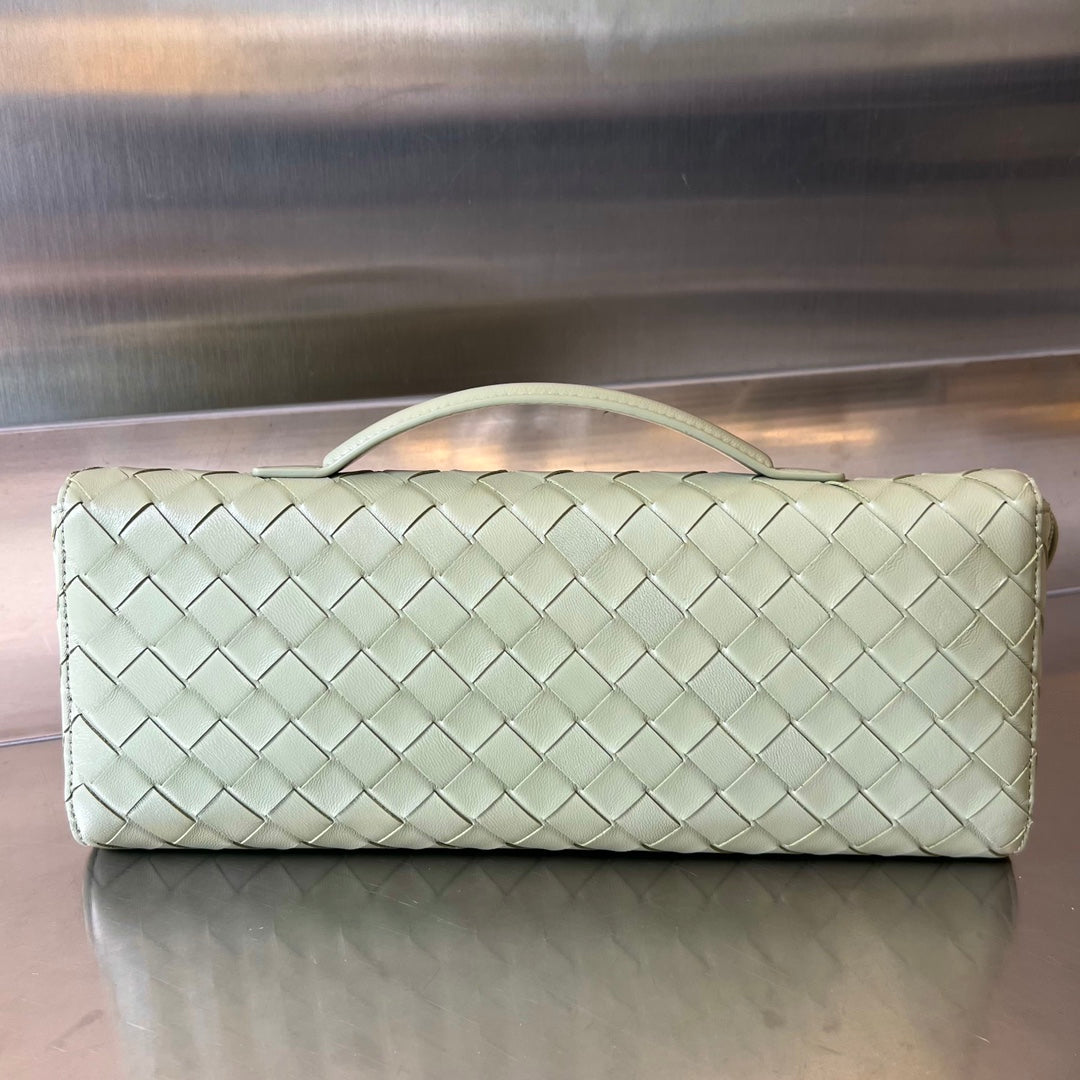 BV Long Clutch Andiamo With Handle 31cm Light Green Calfskin Ghw