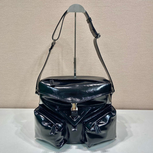 CROSSBODY BAG 29 IN BLACK OIL WAX LAMBSKIN