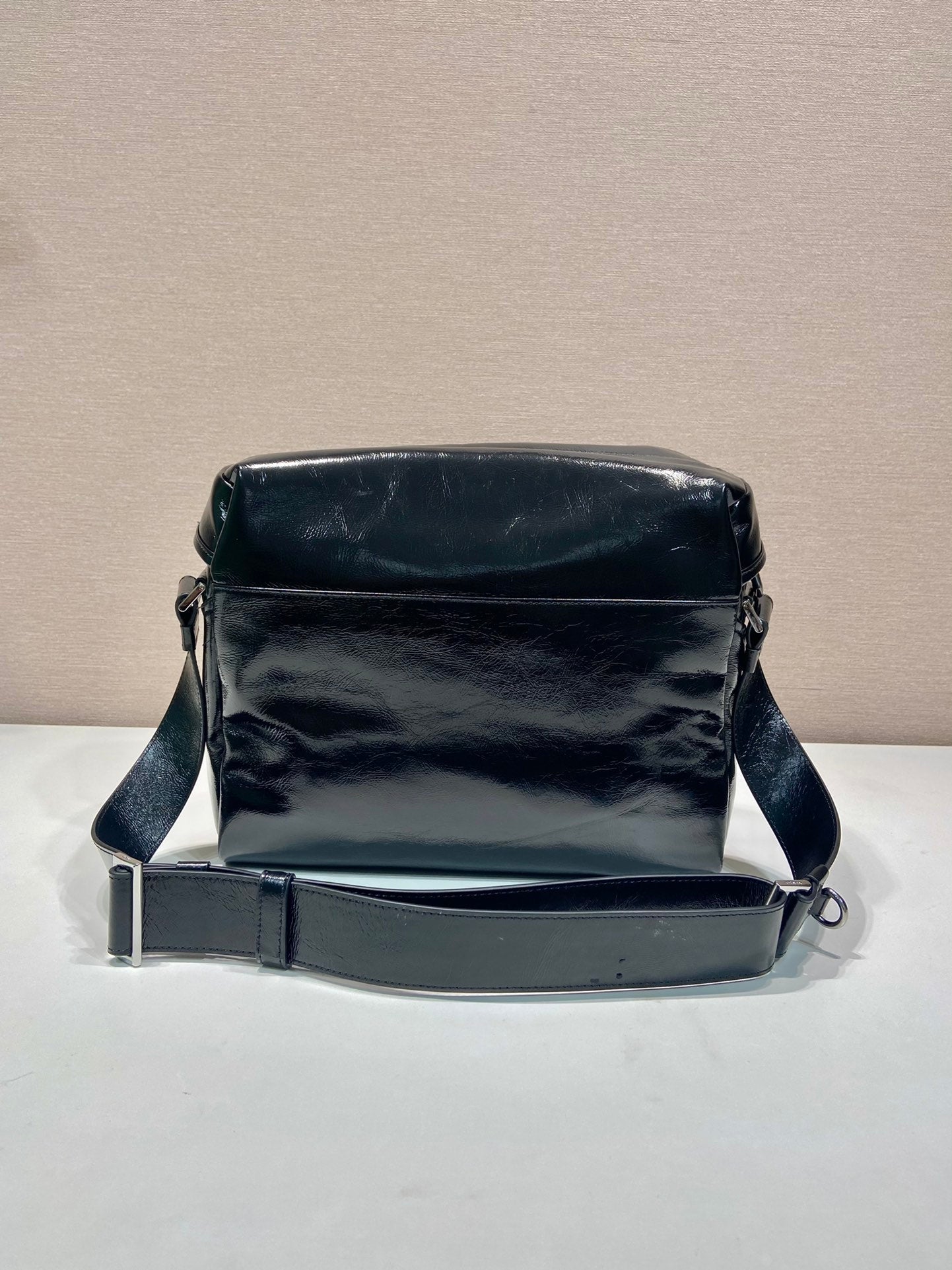 CROSSBODY BAG 29 IN BLACK OIL WAX LAMBSKIN