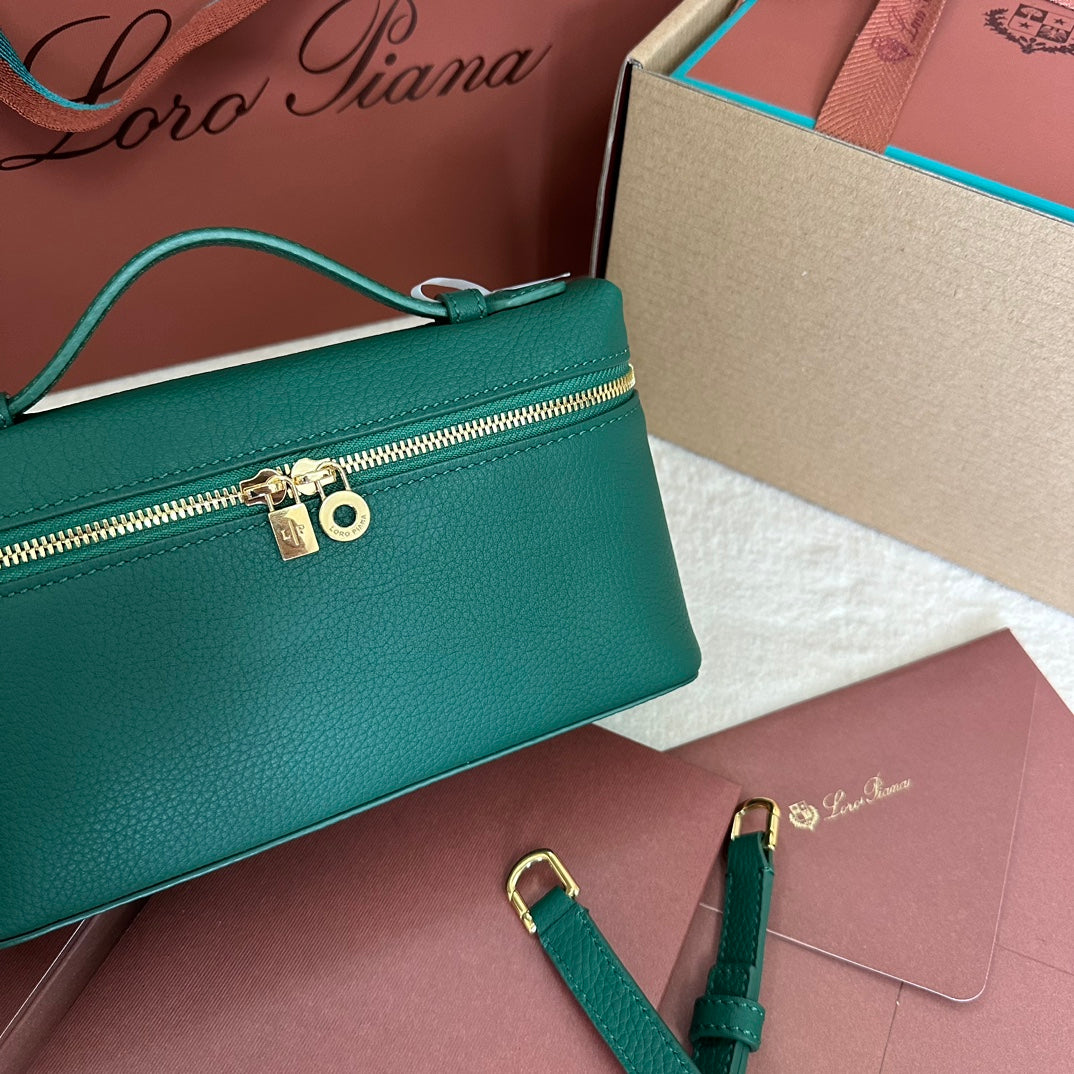 EXTRA POCKET L19 IN GREEN FOREST GRAINED CALFSKIN WITH GOLD HARDWARE