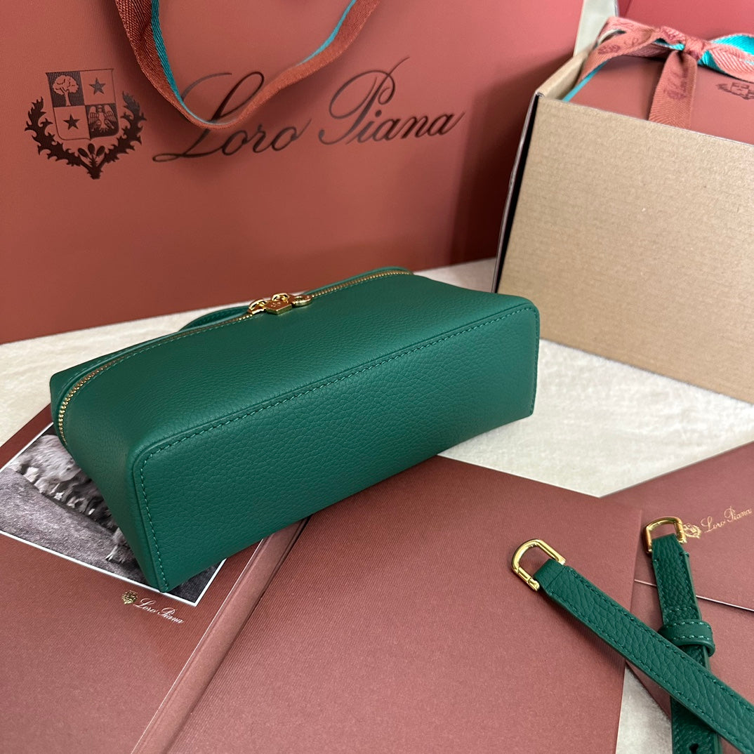 EXTRA POCKET L19 IN GREEN FOREST GRAINED CALFSKIN WITH GOLD HARDWARE