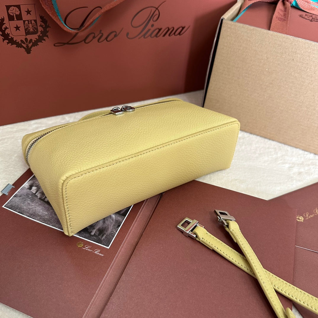 EXTRA POCKET L19 IN LIGHT YELLOW CALFSKIN WITH SILVER HARDWARE