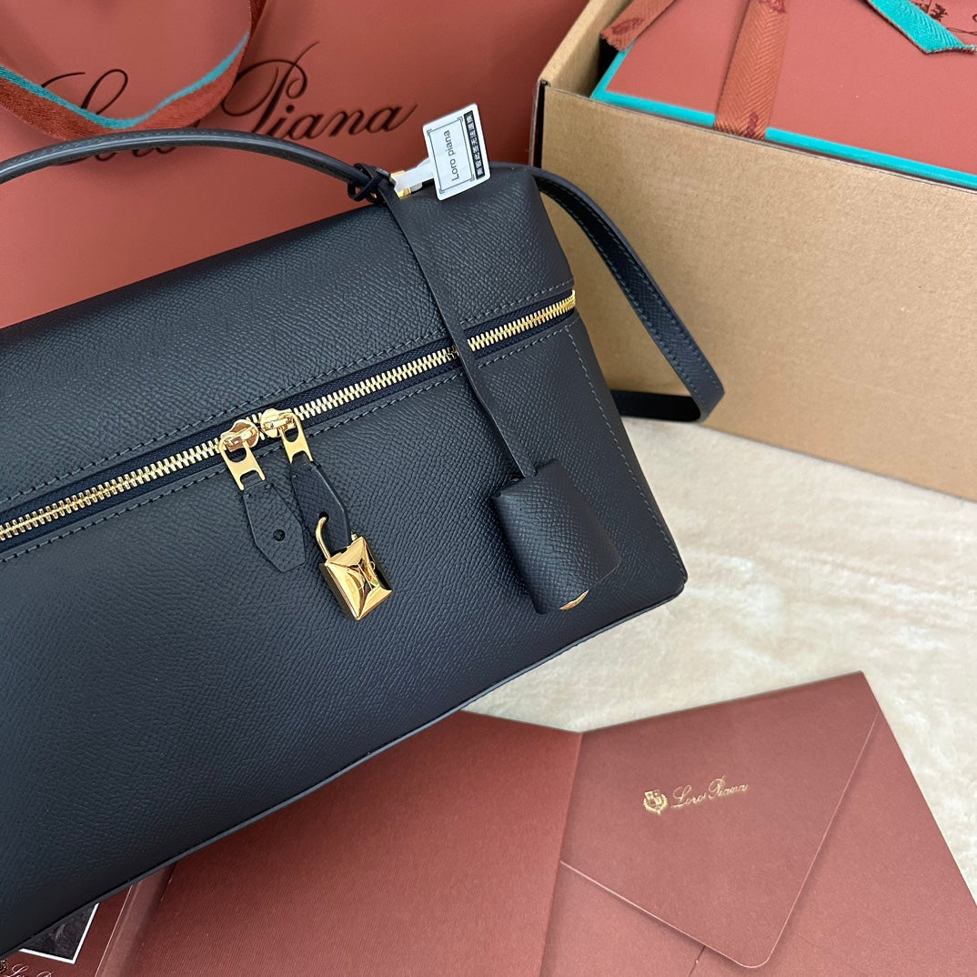 EXTRA BAG L27 IN BLACK GRAINED CALFSKIN WITH GOLD HARDWARE