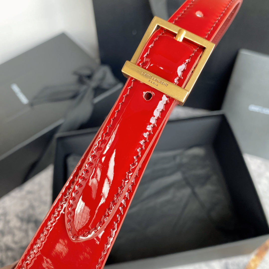 LE 5 À 7 BAG 24 IN RED GLOSSY CALFSKIN GOLD HARDWARE