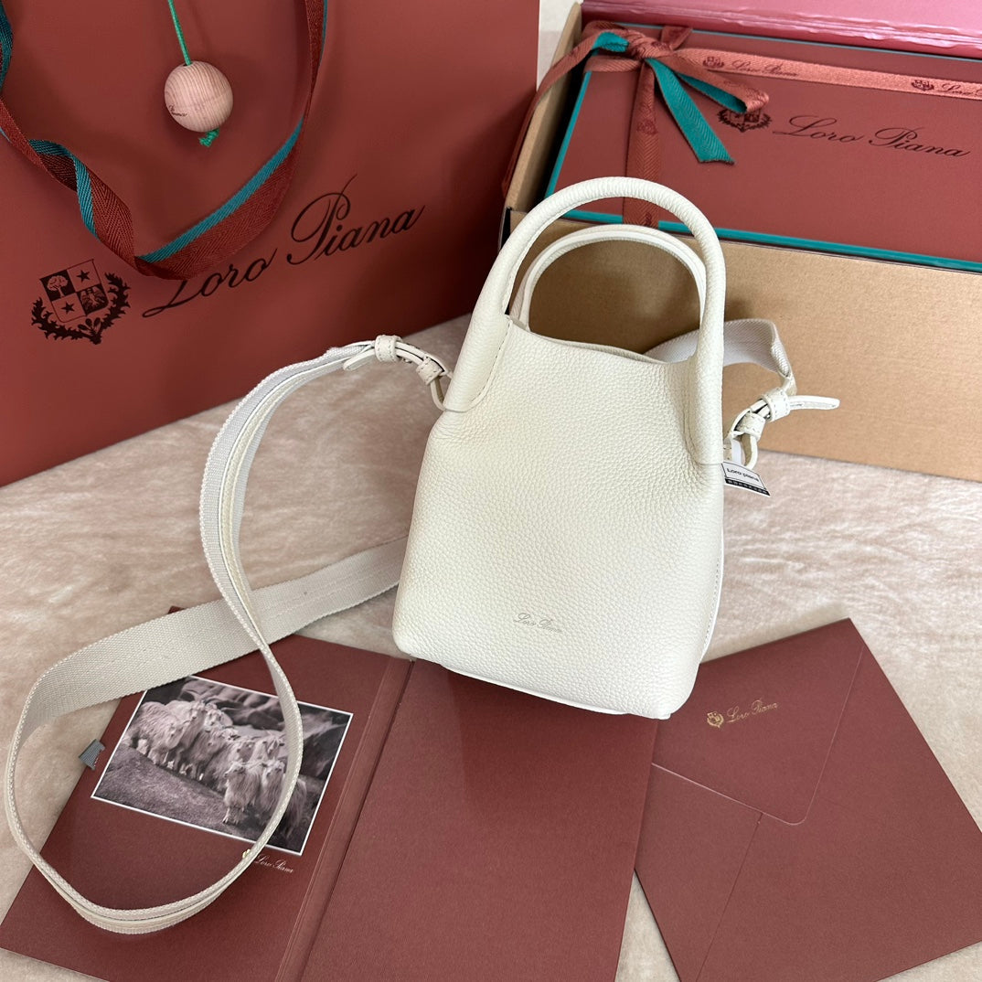 MICRO BALE BAG IN WHITE CALFSKIN