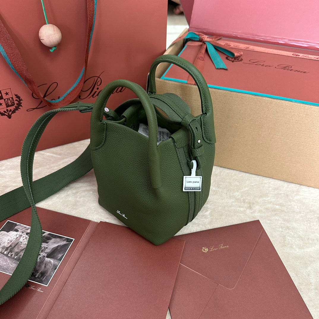 MICRO BALE BAG IN ARMY GREEN CALFSKIN