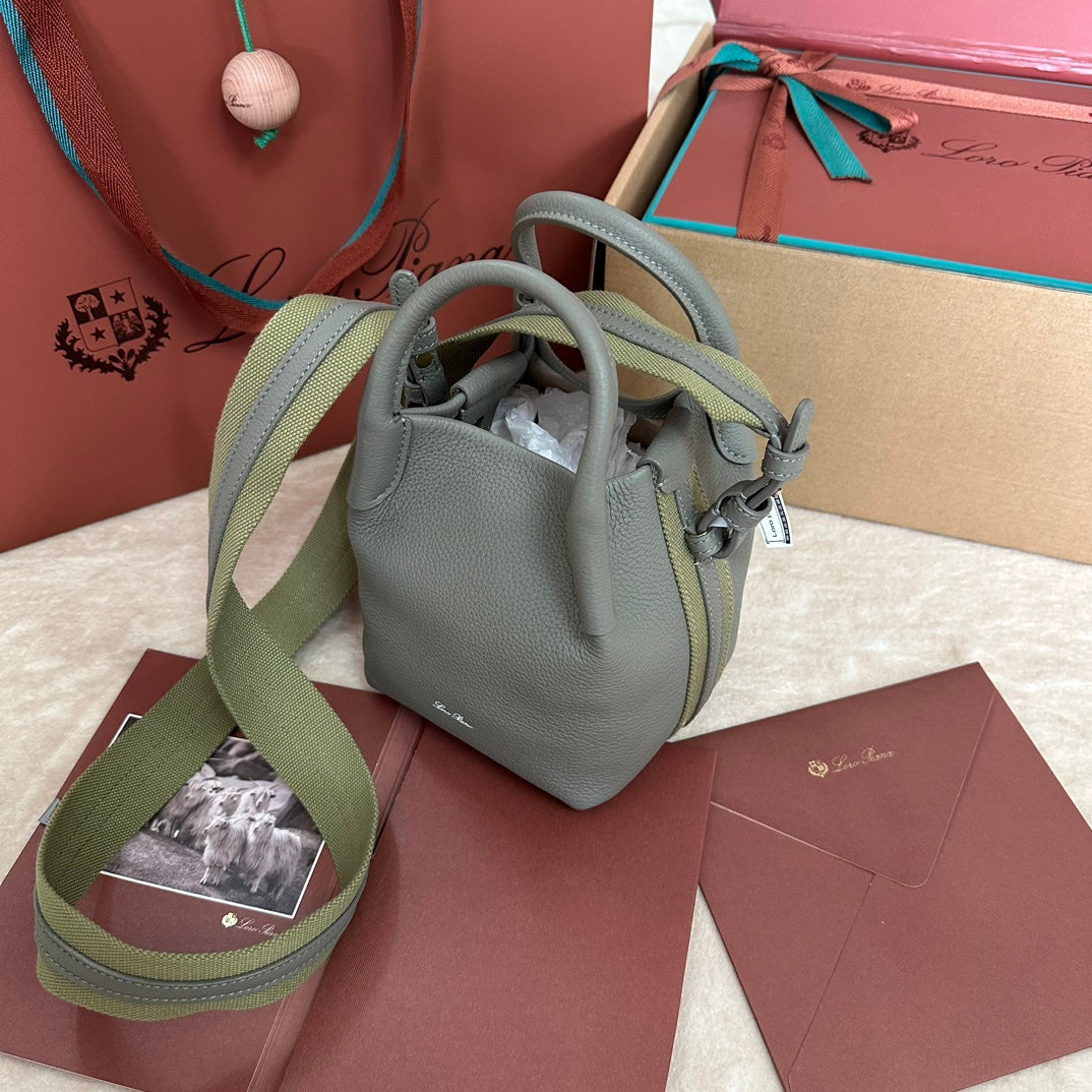 MICRO BALE BAG IN BASIL GREEN CALFSKIN