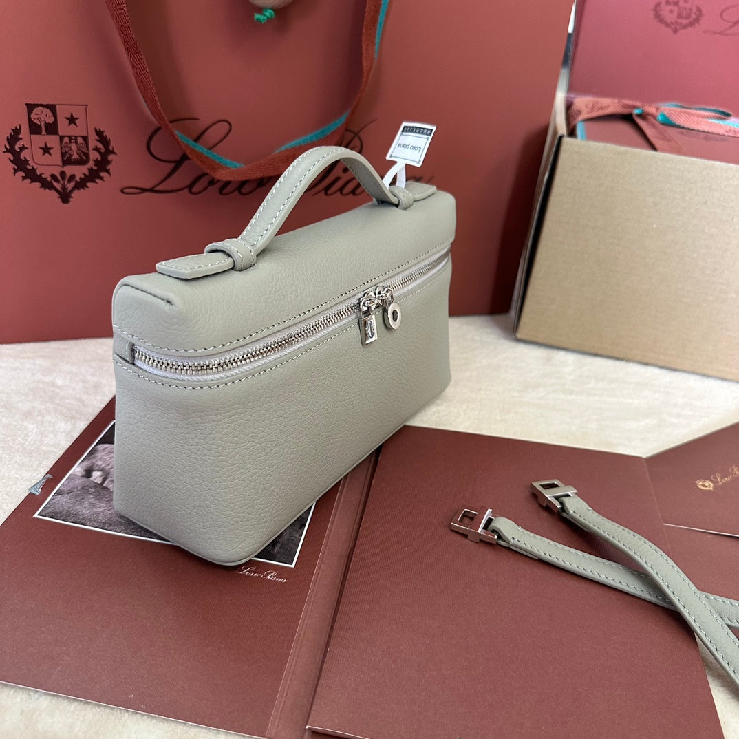 EXTRA POCKET L19 IN PEARL GRAY GRAINED CALFSKIN WITH SILVER HARDWARE