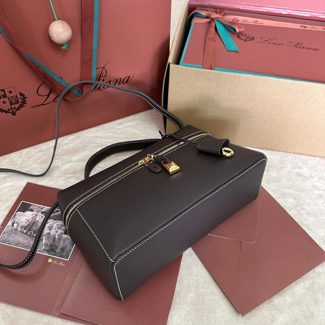 EXTRA BAG L27 IN CHOCOLATE BROWN SMOOTH CALFSKIN WITH GOLD HARDWARE