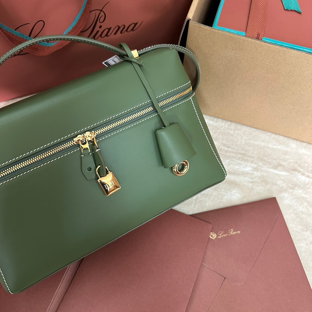 EXTRA BAG L27 IN JUNGLE GREEN SMOOTH CALFSKIN WITH GOLD HARDWARE