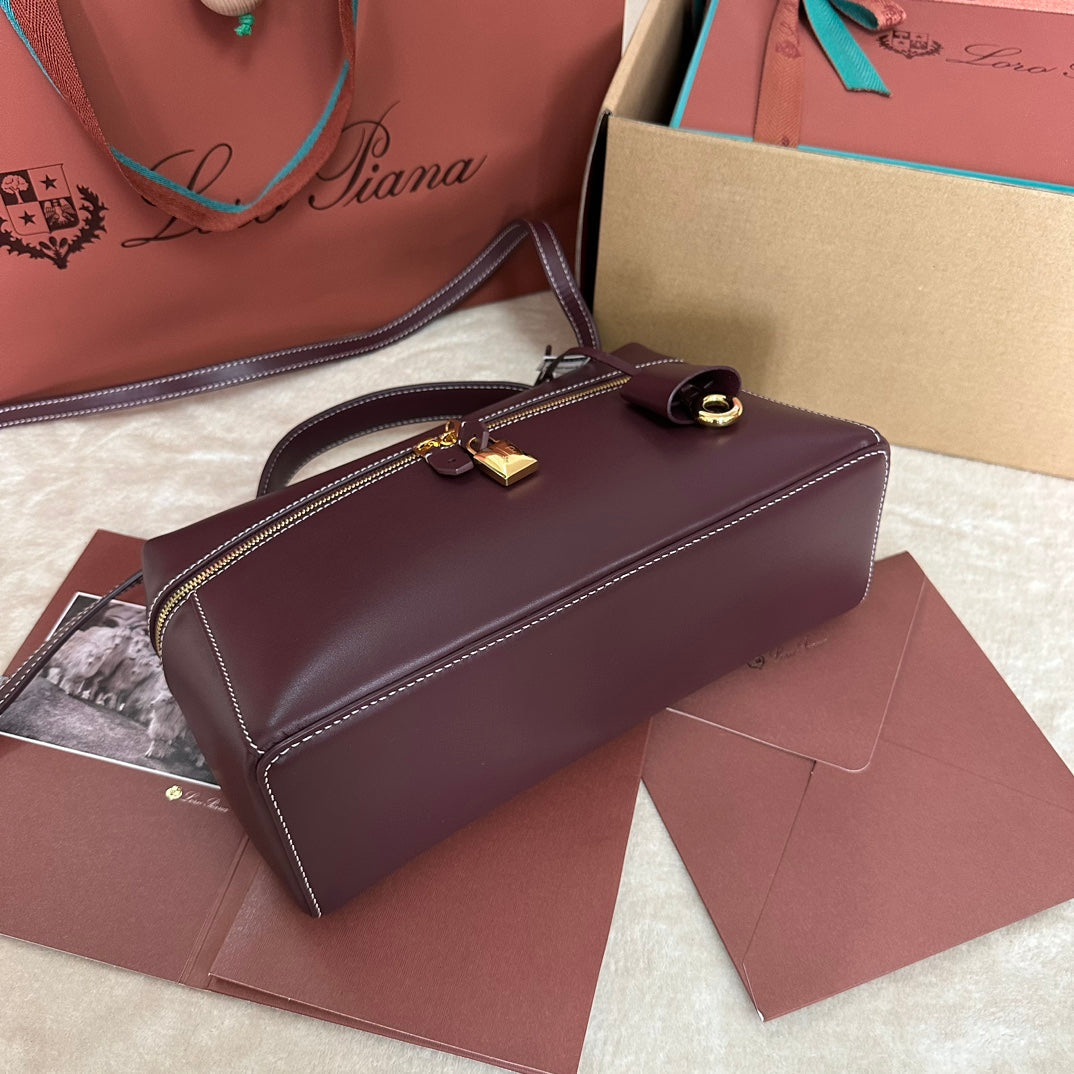 EXTRA BAG L27 IN WINE PURPLE SMOOTH CALFSKIN WITH GOLD HARDWARE