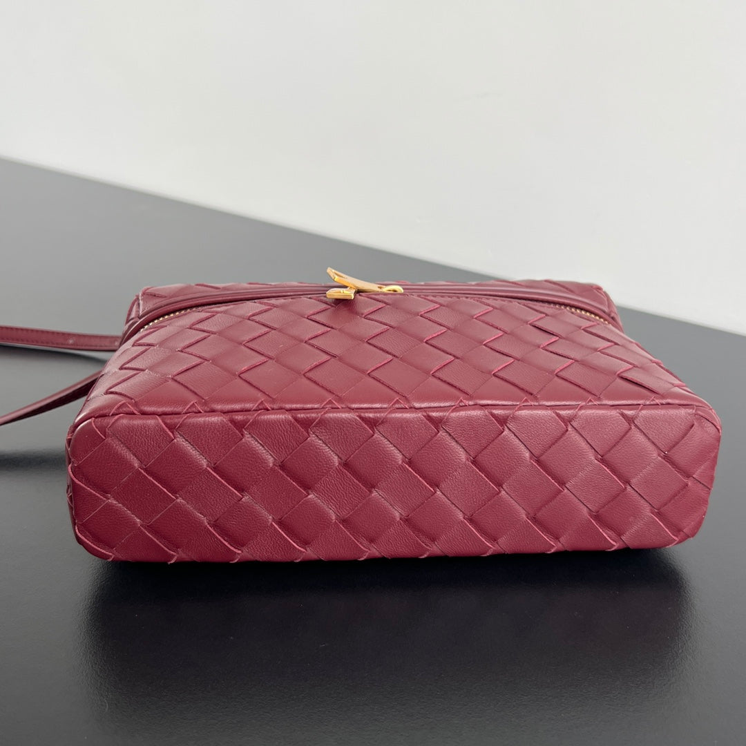 BANG BANG 22 VANITY CASE IN BURGUNDY RED CALFSKIN