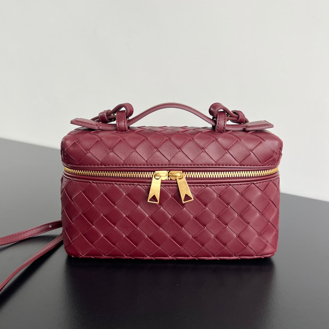 BANG BANG 22 VANITY CASE IN BURGUNDY RED CALFSKIN