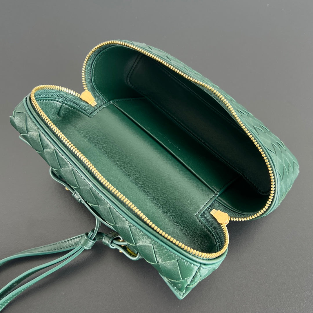 BANG BANG 22 VANITY CASE IN DARK GREEN CALFSKIN