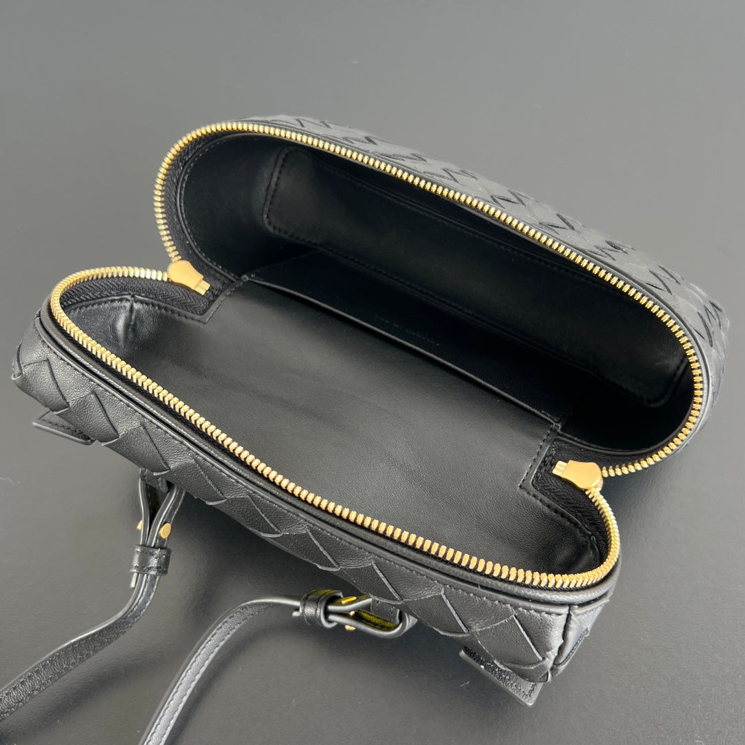 BANG BANG 22 VANITY CASE IN BLACK CALFSKIN