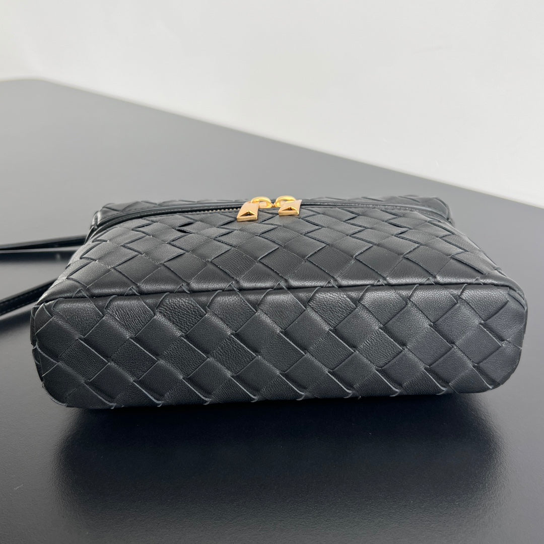 BANG BANG 22 VANITY CASE IN BLACK CALFSKIN