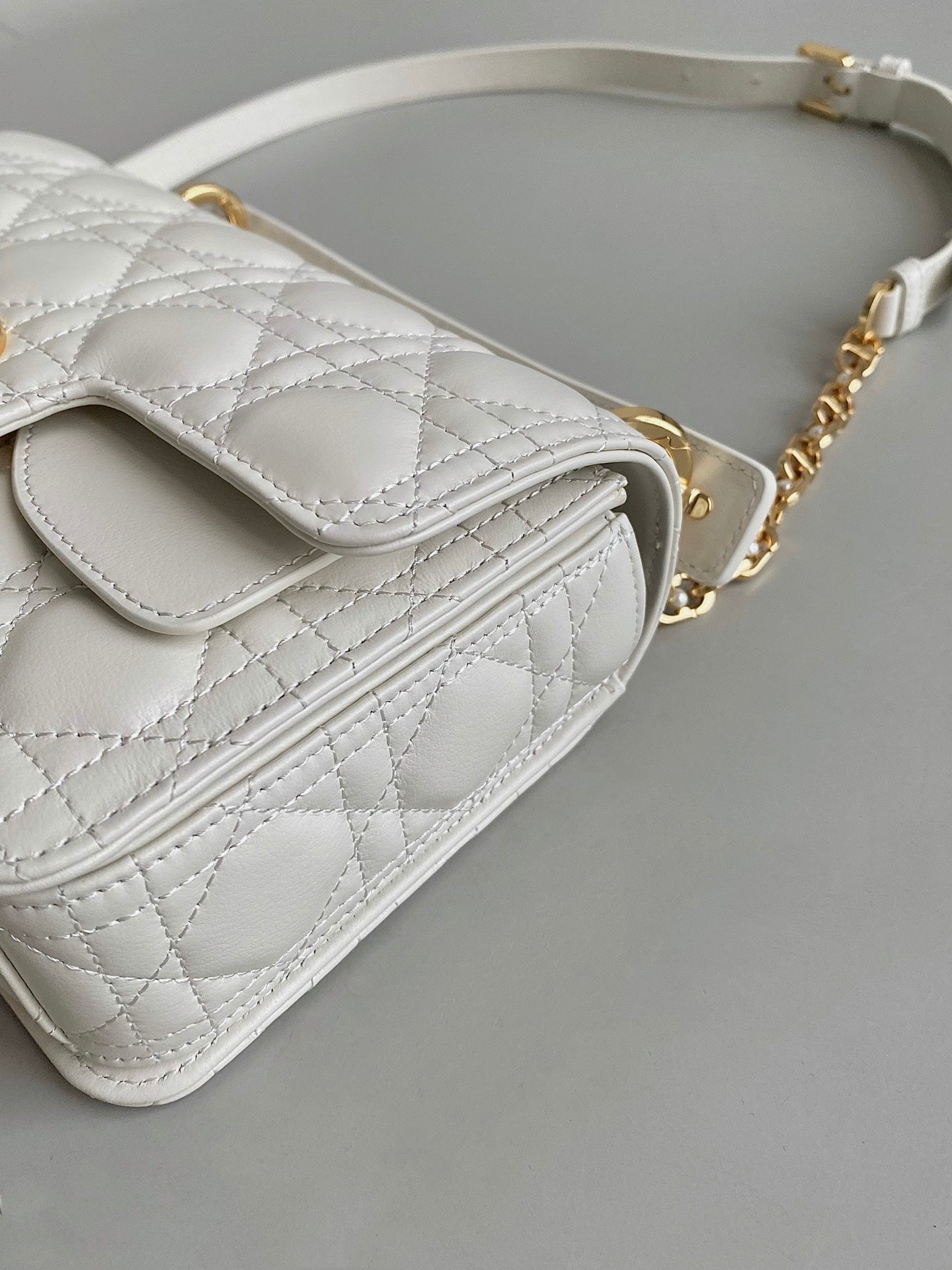 MINI JOLIE 22 BAG WHITE CALFSKIN