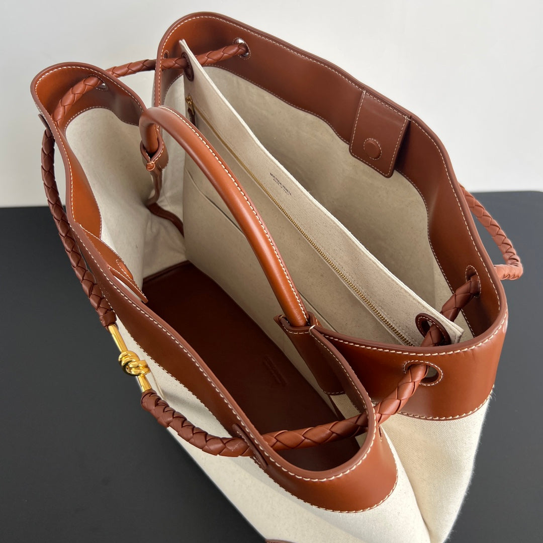 LARGE ANDIAMO 42 IN WHITE BROWN CALFSKIN AND CANVAS